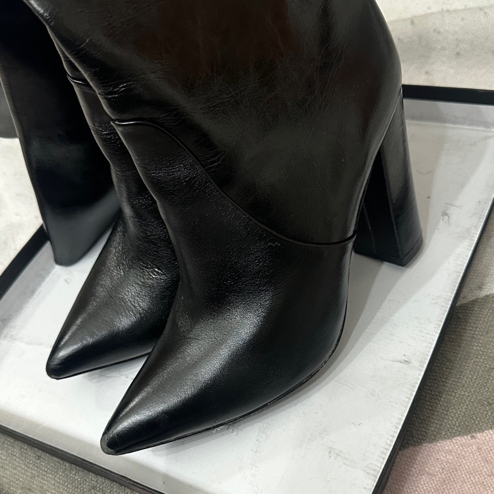 Saint Laurent Glossy Black Leather Footwear